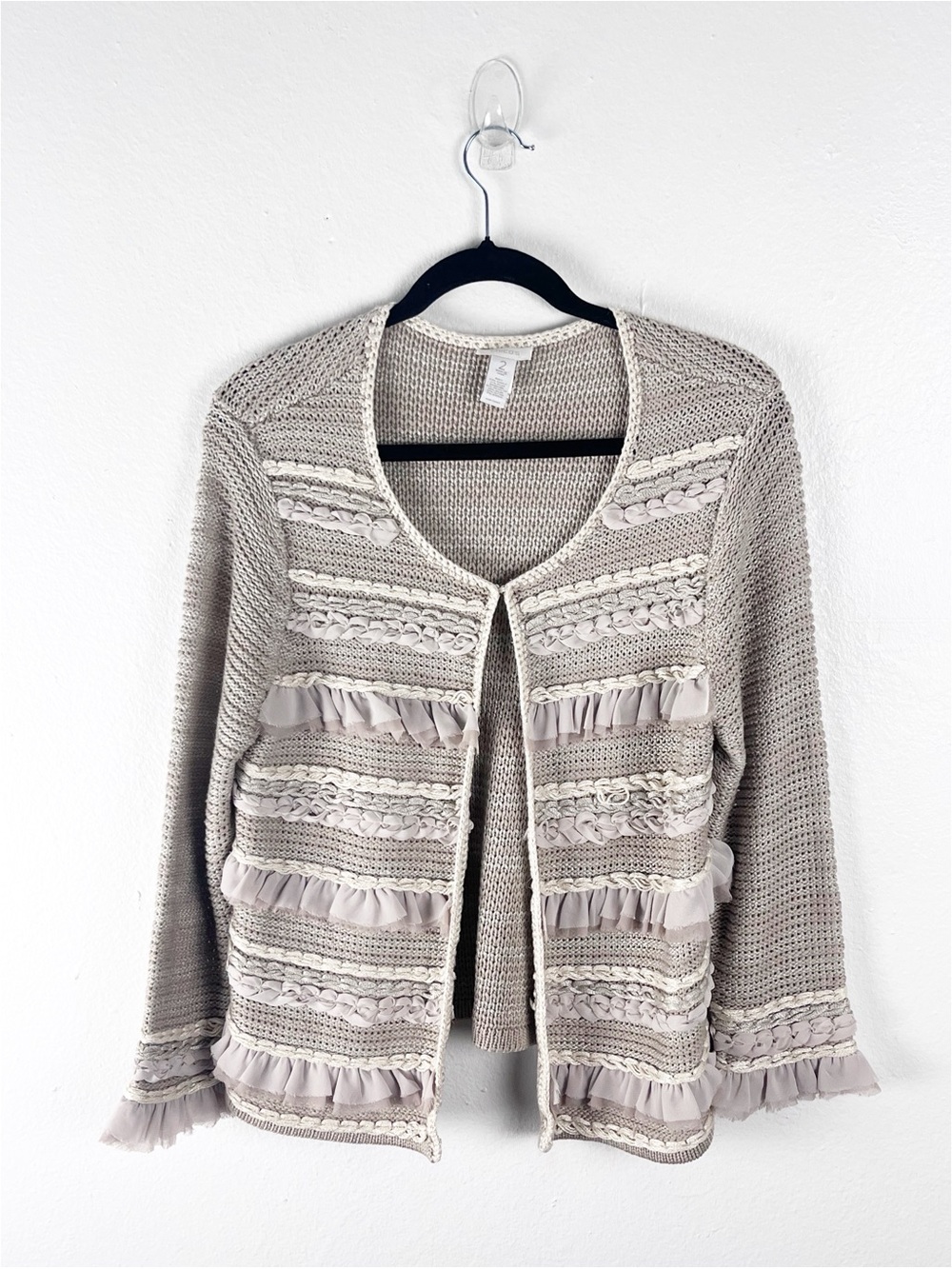 CHICO’S Beige Ruffle Trim Top Hook Closure Cardigan Size Large Boho Neutral Chic